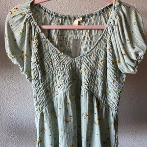 Francesca’s floral top NWT